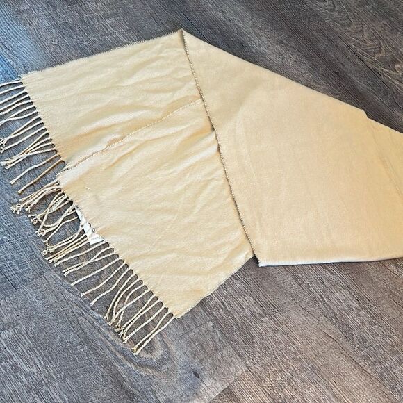 D&Y Softer Than Cashmere Camel Fringe Scarf 67” Neutral Beige Wrap - Picture 3 of 6